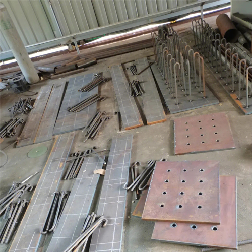 有哪些其他因素会影响新乡预埋件位置的确定？